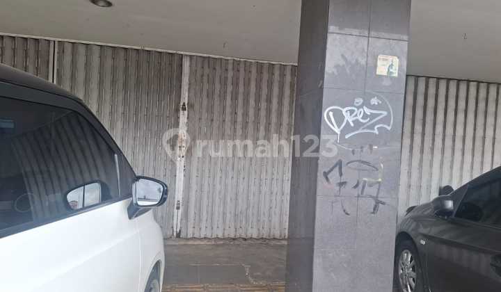 3 Unit Shophouse. Suitable for Office Building. Cafe. Warehouse. 2