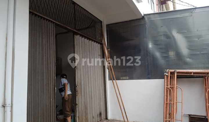 For Sale/Rent: 5-Story Petojo Shop House. Includes Cargo Lift. 2