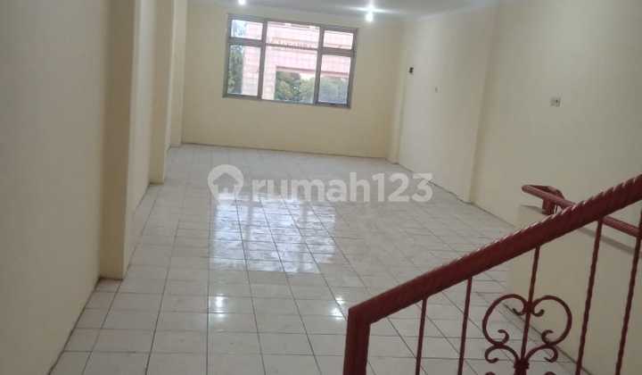 Commercial Shop House Area. 4½ Floors. Ready to Use. 2