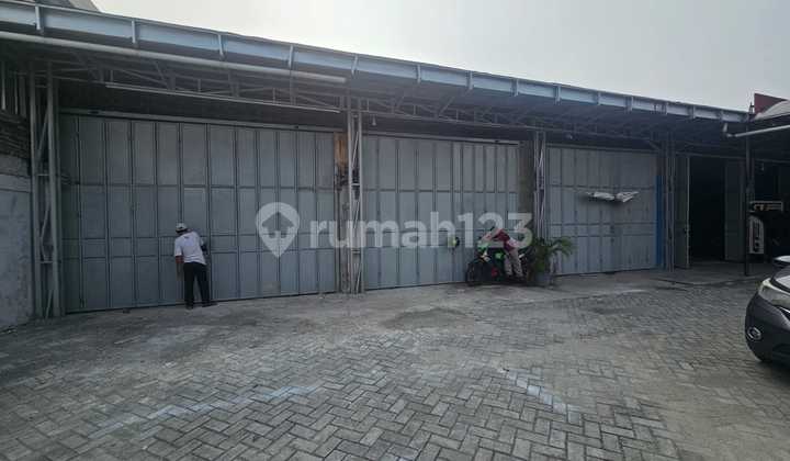 Cawang. 4 Adjacent Shophouses. Main Road. Can rent all or part. 1