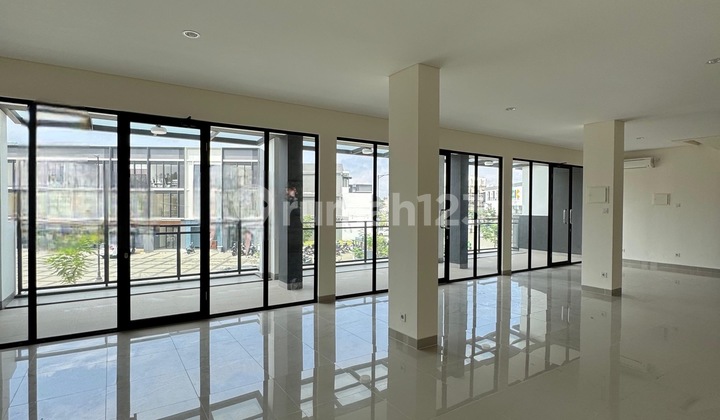 3-Unit Row Shop 3 Floors Brand New Hampton Avenue Gading Serpong 2