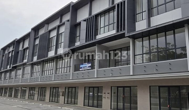 3-Story Ruko in Greenwich BSD Facing Main Road in Exclusive Area and Business Center Semi-Furnished PPJB 2