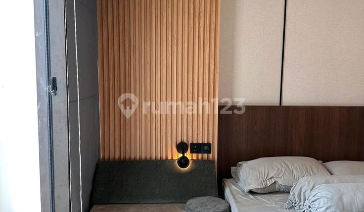 Sewa Apartemen Studio Cantik Full Furnished, Cuma Bawa Koper Langsung Huni