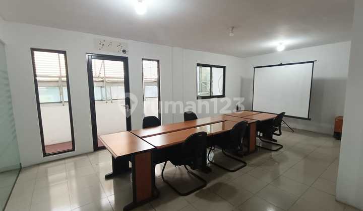 Termurah Baru Renovasi Full Furnished, Perkantoran, SHM, Siap Huni