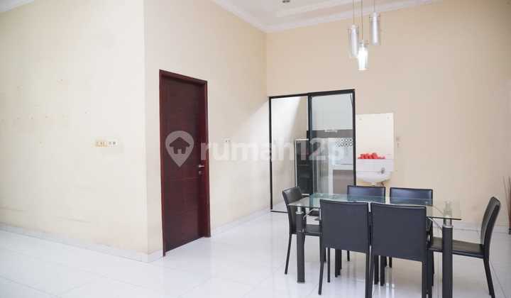 Termurah Baru Renovasi Full Furnish Siap Huni, Rumah, 3 Lantai 2