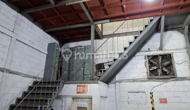 Termurah di Bawah NJOP Siap Huni, Gudang, 2 Lantai