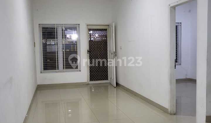 DISEWAKAN!! Rumah Bagus Unfurnish 2,5Lt Di Sunter 