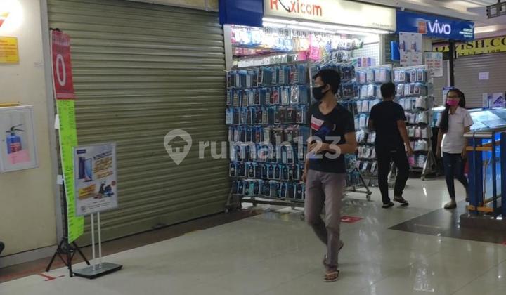Kios Itc Roxymas Pasti Cuan Di Depan Eskalator Kios Itc Roxymas Pasti Cuan Di Depan Eskalator
