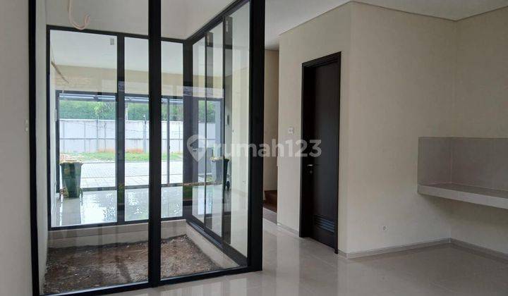 Rumah Premium 5 Kamar Tidur Di Taman Semanan, Jakart Barat 2