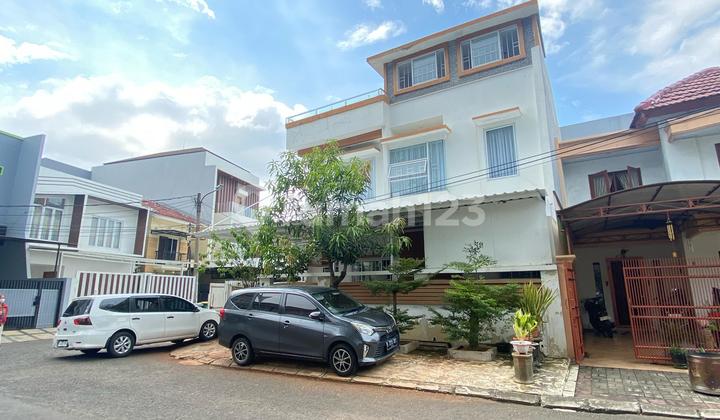 Rumah Hoek 3 Lantai Hadap Taman Di Citra 2 Ext 2