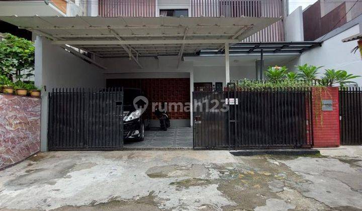 Rumah 2 Lantai Scandinavian Concept Di Jakarta Selatan 1