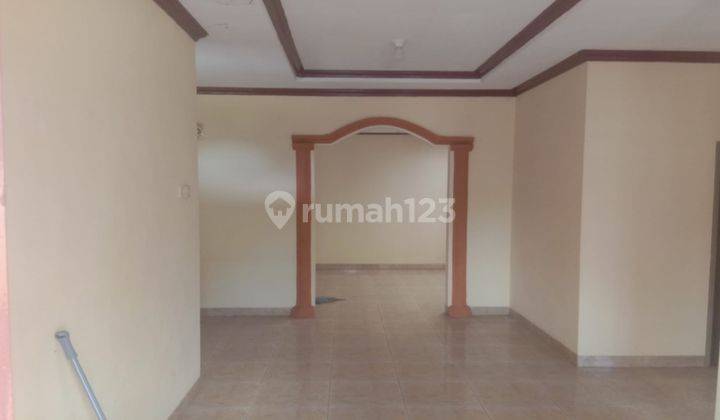 ruang keluarga rumah bagus 280m2 siap huni