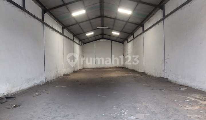 Row Jalan Lebar Gudang Margomulyo Permai