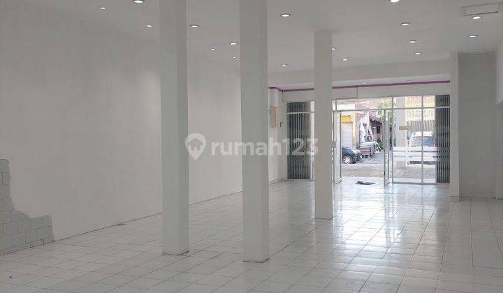 Disewakan Ruko Petemon Barat Lebar 8m2 , Jalan Ramai, Siap Pakai Ruko 2