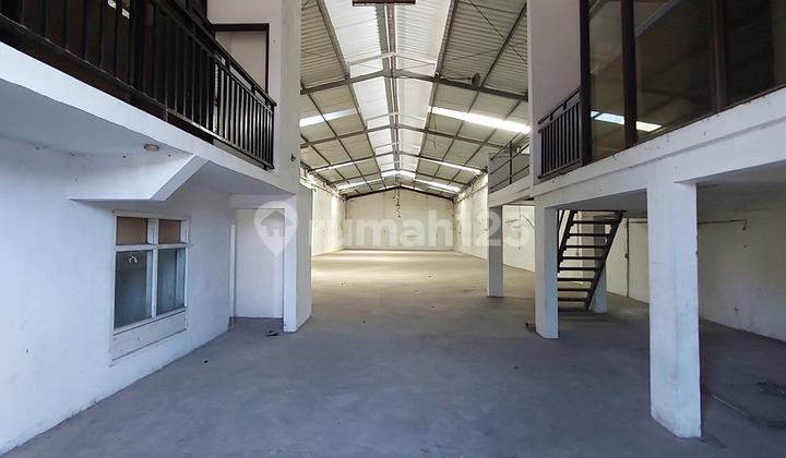 Margomulyo Permai Warehouse There are 2 Offices + toilet