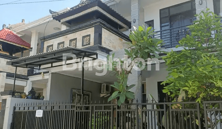 RUMAH LANTAI 2 BERSIH DAN TERAWAT DENPASAR  1