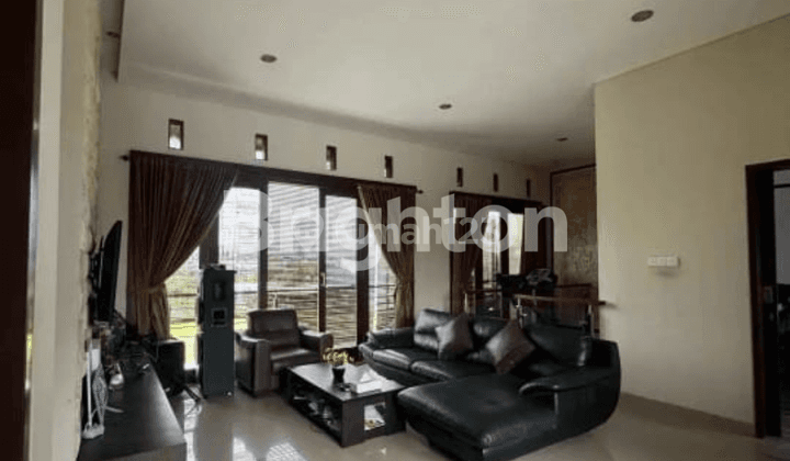 RUMAH NYAMAN DESAIN VILLA DI KESIMAN DENPASAR TIMUR 2
