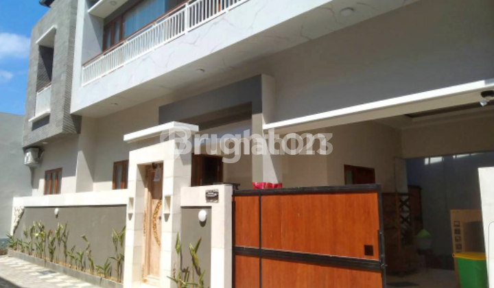 RUMAH LANTAI 2 BERSIH TERAWAT 1