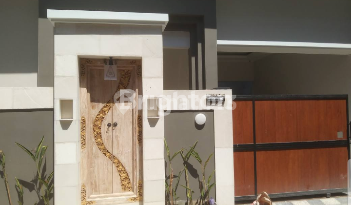 RUMAH LANTAI 2 BERSIH TERAWAT 2