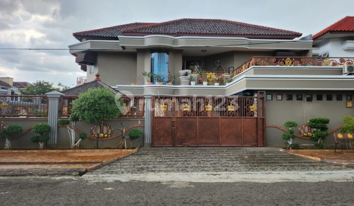 Rumah Mewah Semi Furnish Ada Kolam Renang Di Taman Modern Cakung Jakarta Timur