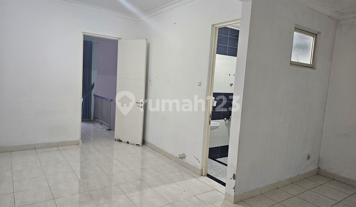 2-Story Hook Rental House in Ifolia Harapan Indah Bekasi 2