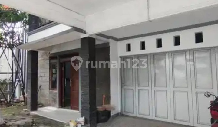 Batununggal House, Batu Indah Complex, Near Buah Batu Toll Exit, Bandung 2