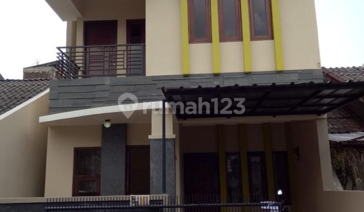 For Sale 2-Storey House in Antapani, Bandung City, Near Griya Antapani.