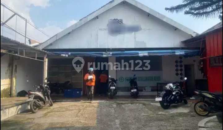 Commercial Space for Rent in Bandung, Main Road Cikutra near Widyatama.