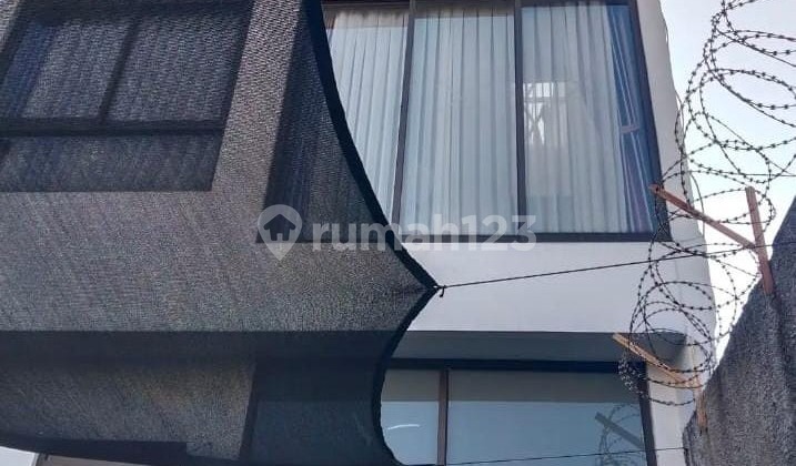 Arcamanik Cisaranten Kulon House Fully Furnished with Swimming Pool 2