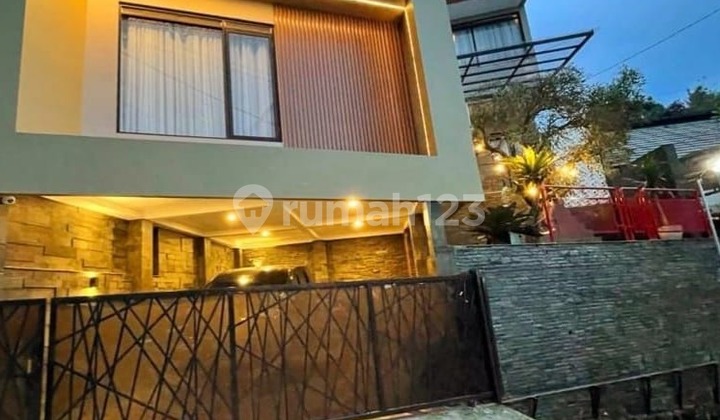 Rumah Dijual Cikutra View Kota Bandung Utara Strategis Siap Huni  2