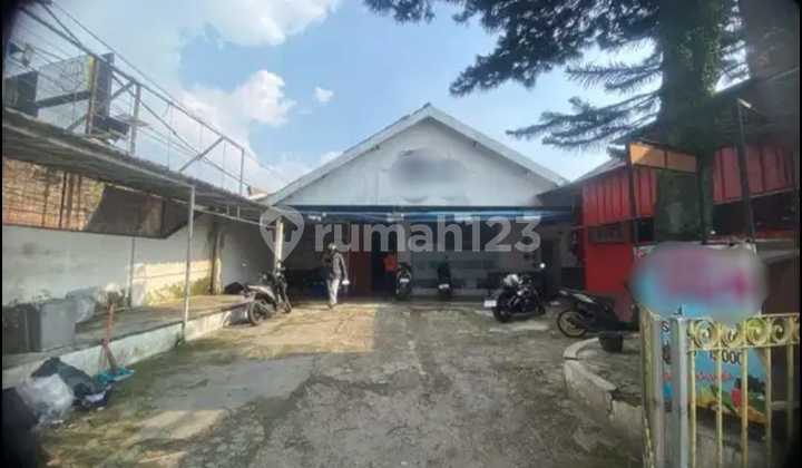 Commercial Space for Rent in Bandung, Main Road Cikutra near Widyatama.