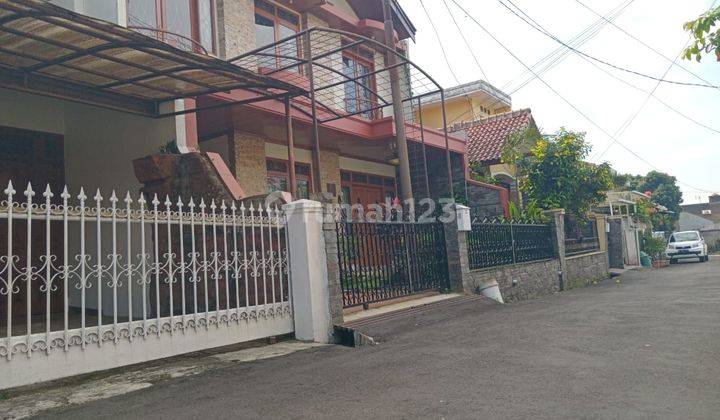 Disewakan Rumah Semi Furnish 2 Lantai Siap Huni Di Dago Pojok  1