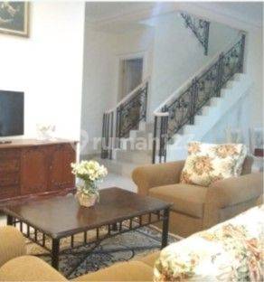 Rumah 2 Lantai Furnished di Les Belles Mainson, Tangerang Selatan 2