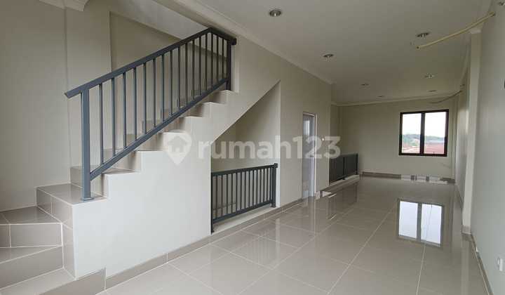 For Rent: Ready-to-Use Shop House with 3 Floors, Free Parking, Near Mall, Toll Access to Tambun, Located in Grand Wisata, Bekasi. For Rent: Ready-to-Use Shop House with 3 Floors, Free Parking, Near Mall, Toll Access to Tambun, Located in Grand Wisata, Bekasi.