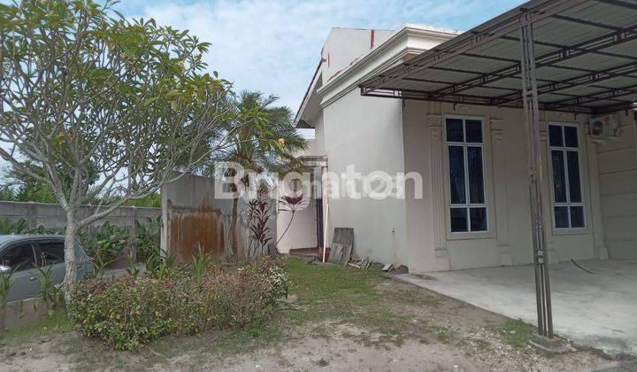 Rumah cantik Hook 1 lantai Full furnished bergaya klasik Royal Platinum 2 2