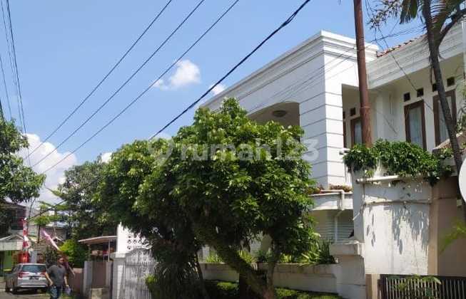 Rumah 2 Lantai Keren Murah di Komplek Guruminda Bandung 1