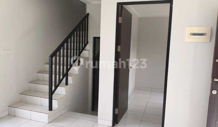Rumah Minimalis Siap Huni Nyaman di Cluster Dayana Summarecon
