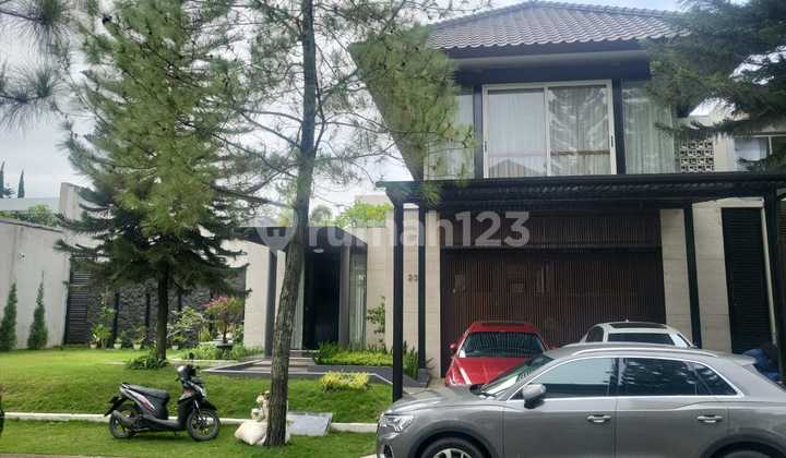 Rumah Mewah Lux di Larang Asri Kota Baru Parahyangan Rumah Mewah Lux di Larang Asri Kota Baru Parahyangan