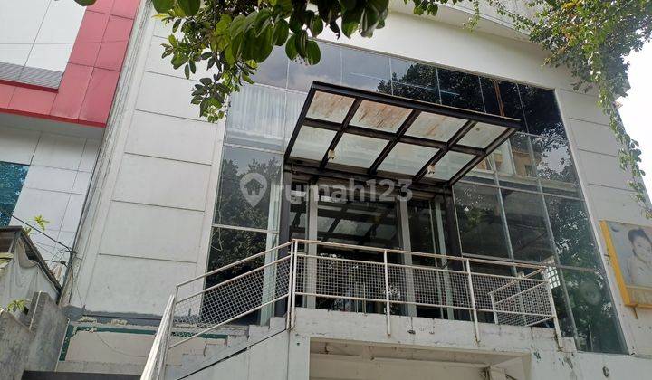 Ruang Usaha Strategis Pusat Kota Bandung di Mainroad Jalan Riau