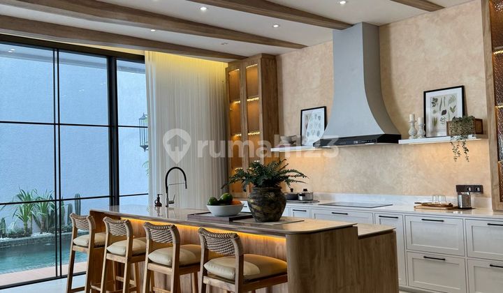 Rumah Baru Cantik Dengan Kolam Renang di Larangtapa KBP 2