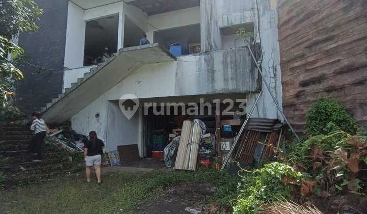 Rumah Bangunan Tua Area Luas di Budisari Bandung Rumah Bangunan Tua Area Luas di Budisari Bandung