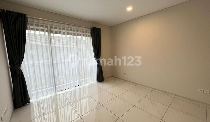 Rumah Baru Modern di Kota Baru Parahyangan 2