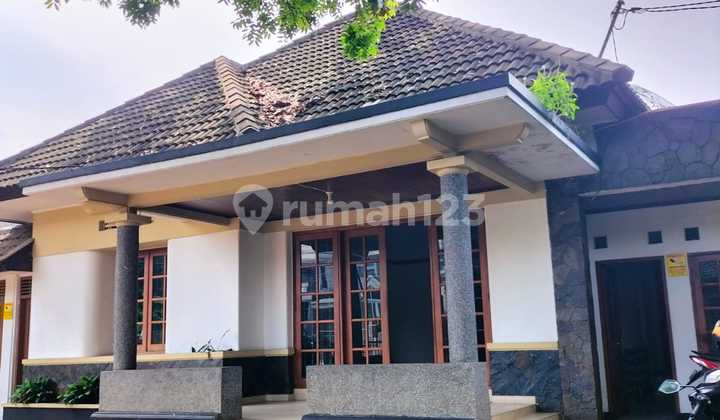 Rumah Luas dengan Paviliun Strategis di Sayap Dago Bandung 1