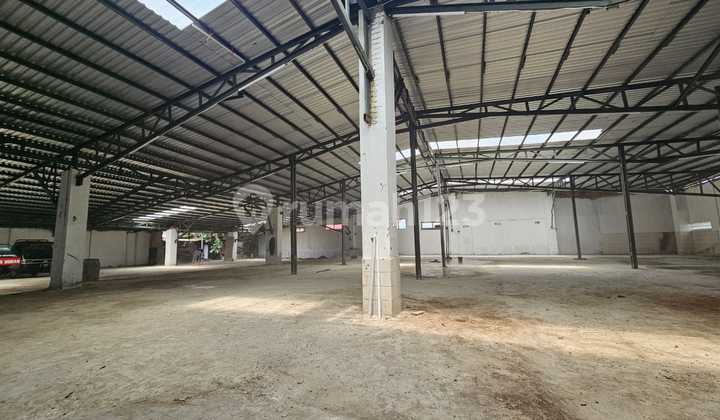 Strategic Large Warehouse on Padalarang Main Road