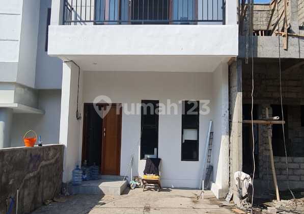 Rumah 3 Lantai Nyaman Dalam Perumahan di Jimbaran