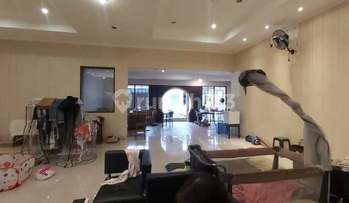 Strategic Business Space Suitable for Restaurant Cafe at Pasteur Wing Bandung