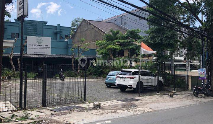 Ruang Usaha Strategis di Surya Sumantri Bandung 1