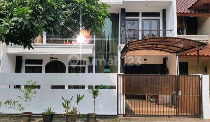 Rumah Luas 200 Meter Di Perumahan Taman Villa Baru 1