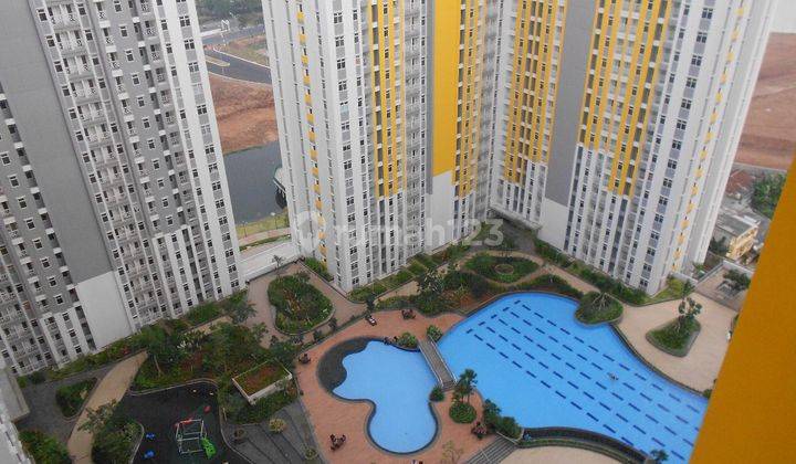 kolam renang apartemen studio the springlake summarecon