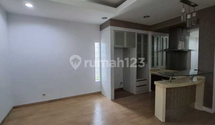 Dijual Rumah Siap Huni Sudah Dak Depan,Lantai Granit di Kota Wisata Cibubur 2